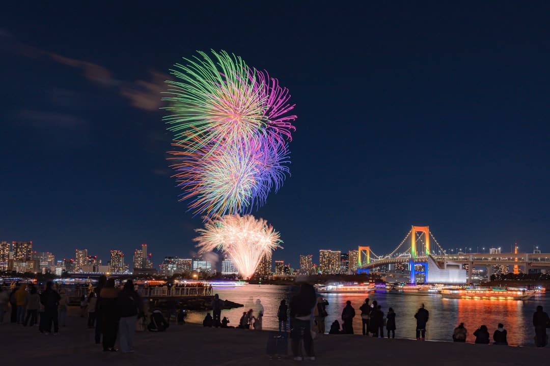 少女时代完全体庆祝出道18周年 冻龄神颜+温暖气氛